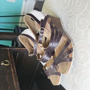 Fly London sandals 9.5 dark brown w/white accent